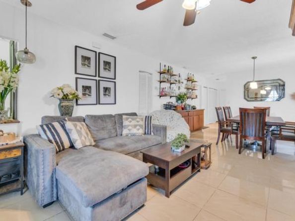 108 SW 2nd St, Deerfield Beach FL 33441