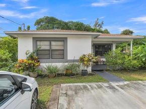 108 SW 2nd St, Deerfield Beach FL 33441