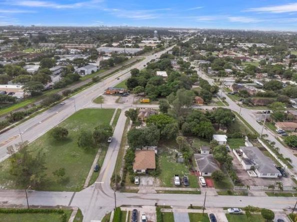 108 SW 2nd St, Deerfield Beach FL 33441