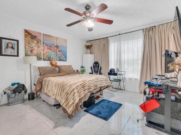 108 SW 2nd St, Deerfield Beach FL 33441