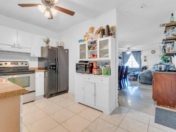 108 SW 2nd St, Deerfield Beach FL 33441