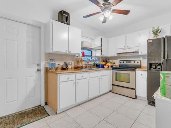 108 SW 2nd St, Deerfield Beach FL 33441