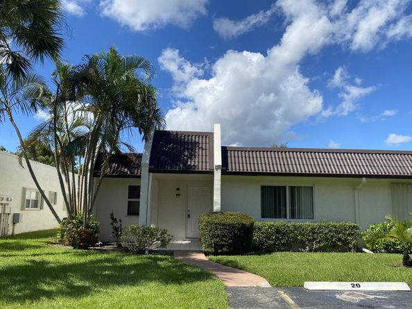 127 Lake Susan Drive, West Palm Beach FL 33411