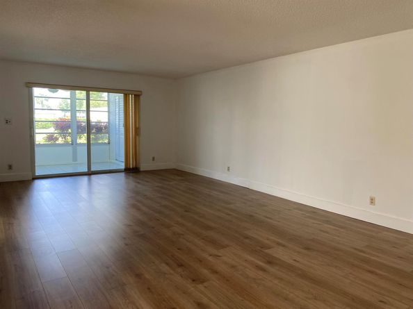 127 Lake Susan Drive, West Palm Beach FL 33411