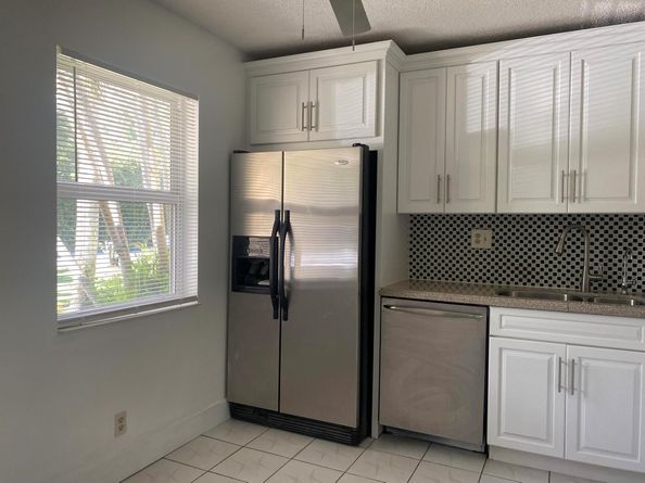 127 Lake Susan Drive, West Palm Beach FL 33411