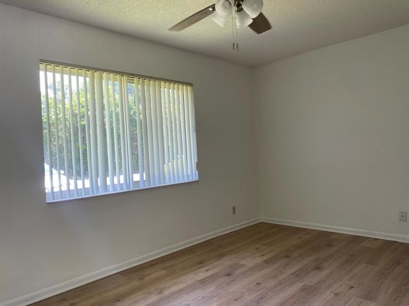 127 Lake Susan Drive, West Palm Beach FL 33411