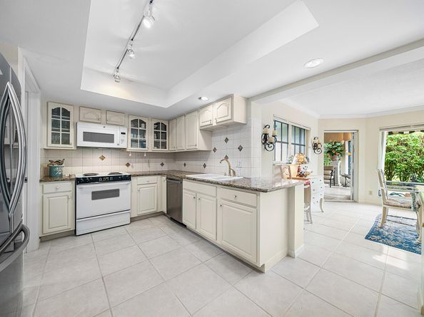 530 Forestview Drive, Atlantis FL 33462