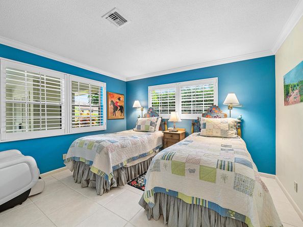 530 Forestview Drive, Atlantis FL 33462