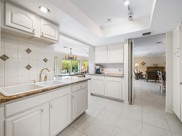 530 Forestview Drive, Atlantis FL 33462