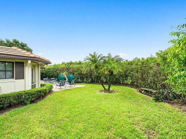 530 Forestview Drive, Atlantis FL 33462