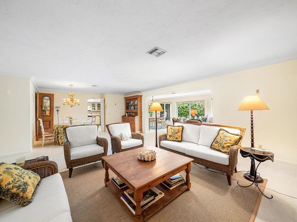 530 Forestview Drive, Atlantis FL 33462
