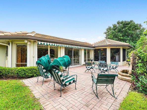 530 Forestview Drive, Atlantis FL 33462