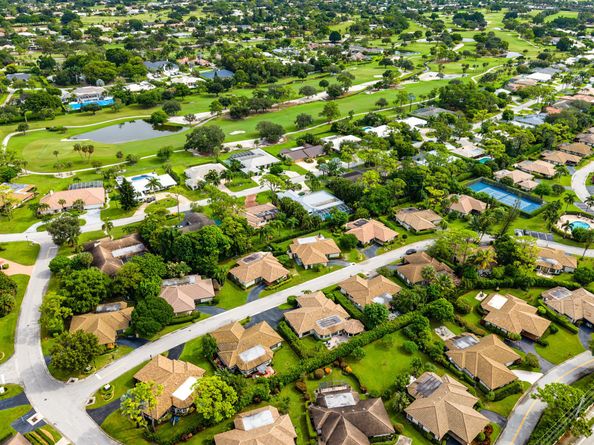 530 Forestview Drive, Atlantis FL 33462