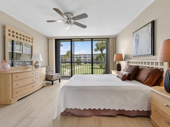 2441 Village Boulevard 206, West Palm Beach FL 33409