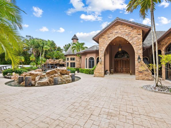 Undisclosed Address #RX-11119603, Parkland FL 33067