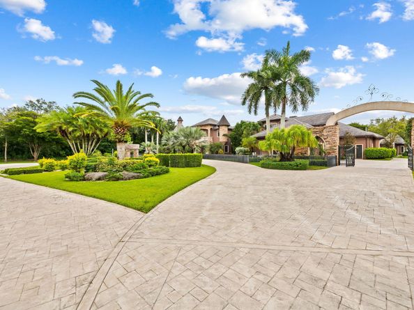Undisclosed Address #RX-11119603, Parkland FL 33067