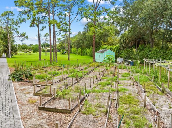 Undisclosed Address #RX-11119603, Parkland FL 33067
