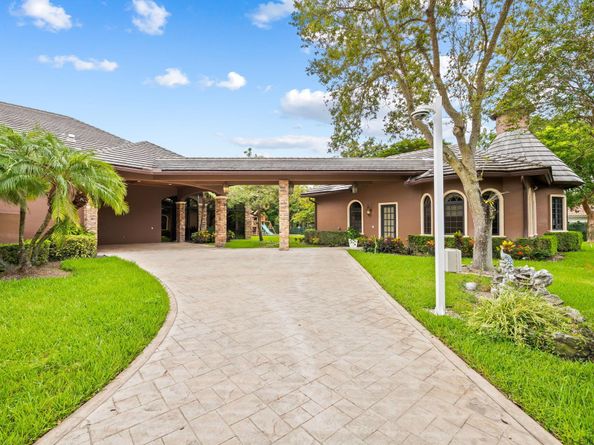 Undisclosed Address #RX-11119603, Parkland FL 33067