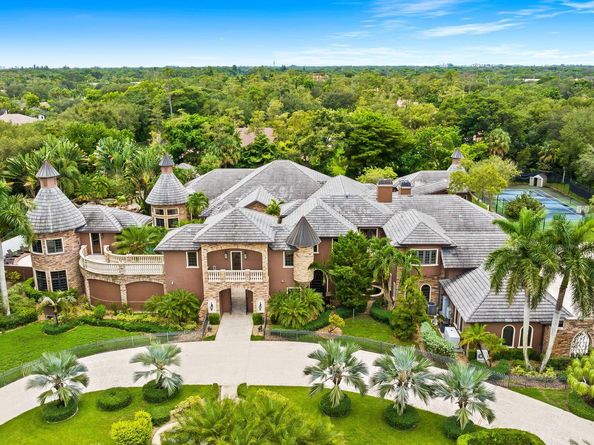 Undisclosed Address #RX-11119603, Parkland FL 33067