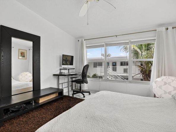 1043 Hillsboro Mile 22c, Hillsboro Beach FL 33062