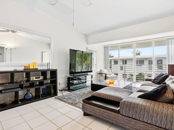 1043 Hillsboro Mile 22c, Hillsboro Beach FL 33062