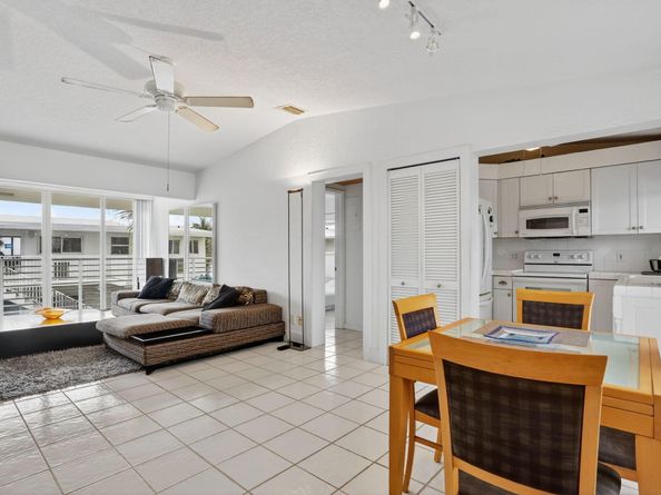 1043 Hillsboro Mile 22c, Hillsboro Beach FL 33062