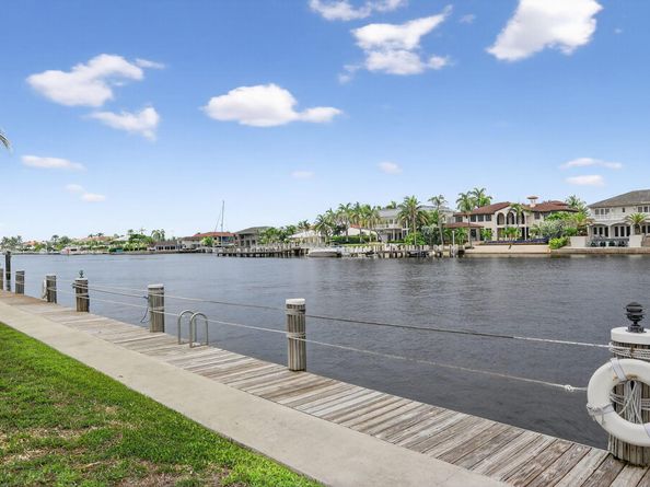 1043 Hillsboro Mile 22c, Hillsboro Beach FL 33062