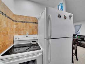 5715 Garfield St, Hollywood FL 33021