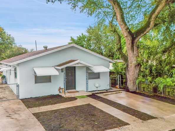5715 Garfield St, Hollywood FL 33021