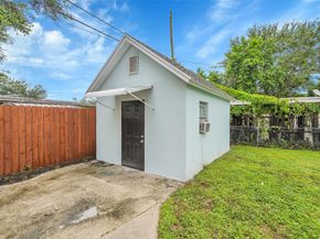 5715 Garfield St, Hollywood FL 33021