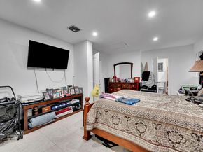 5715 Garfield St, Hollywood FL 33021