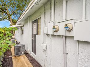 5715 Garfield St, Hollywood FL 33021