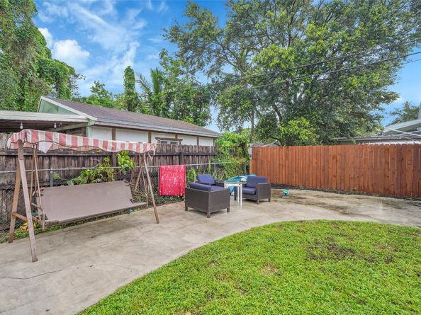 5715 Garfield St, Hollywood FL 33021