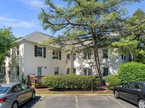 1301 S Walter Reed 102, Arlington VA 22204
