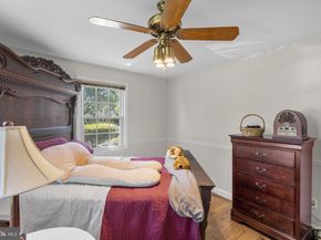 1301 S Walter Reed 102, Arlington VA 22204