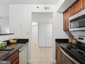1024 N Utah Street 318, Arlington VA 22201