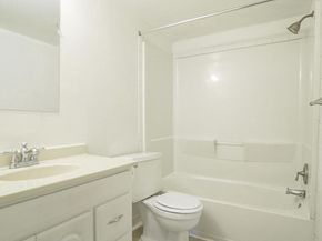 525 N Armistead Street N 302, Alexandria VA 22312