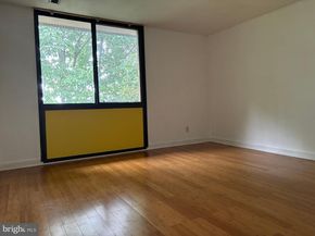 525 N Armistead Street N 302, Alexandria VA 22312