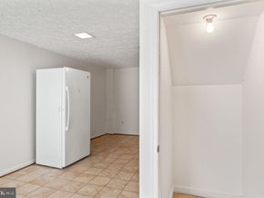 2851 Yarn Court, Falls Church VA 22042