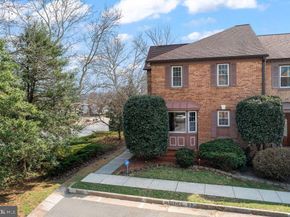 2851 Yarn Court, Falls Church VA 22042