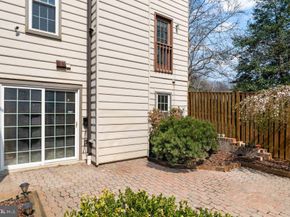 2851 Yarn Court, Falls Church VA 22042
