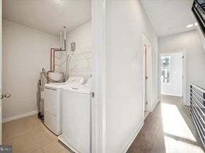 443 Shurs Lane 18, Philadelphia PA 19128