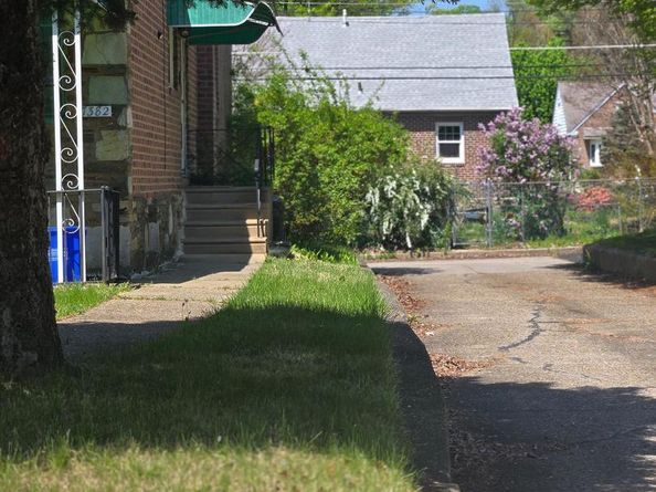 7382 Shelbourne Street, Philadelphia PA 19111