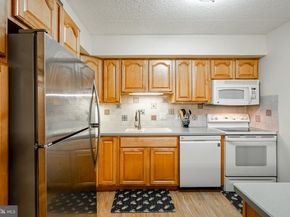 10719 Valley Forge Circle 719, King Of Prussia PA 19406