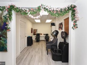 86 N York Road, Willow Grove PA 19090