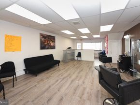 86 N York Road, Willow Grove PA 19090