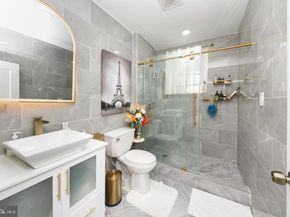 86 N York Road, Willow Grove PA 19090