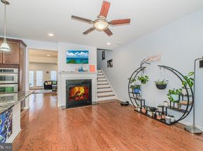 42 Creekside Court, Secaucus NJ 07094