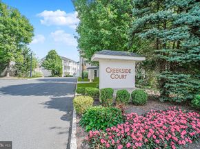 42 Creekside Court, Secaucus NJ 07094