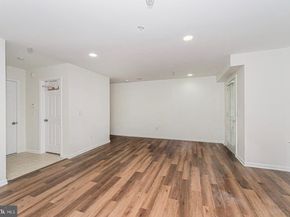 42 Creekside Court, Secaucus NJ 07094